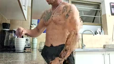 Snapshot of muscledaddy69s chatting on 07-08-26, 02:38 muscledaddy69s online show from 07-08-26, 02:38