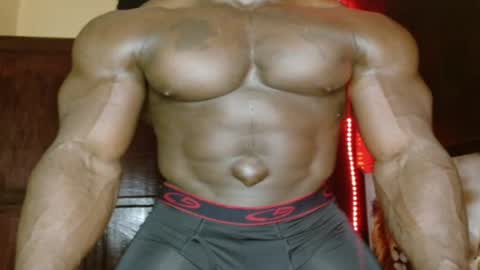 Snapshot of musclegodsammy23 chatting on 06-24-26, 04:06 musclegod23 online show from 06-24-26, 04:06