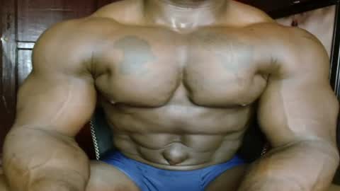 Snapshot of musclegodsammy23 chatting on 08-04-26, 11:13 musclegod23 online show from 08-04-26, 11:13