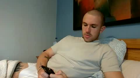 muscleshow00 online show from 11-19-25, 08:58