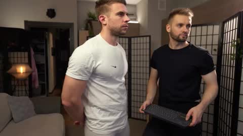 Snapshot of muscularfriend chatting on 11-25-25, 05:24 Ivan online show from 11-25-25, 05:24