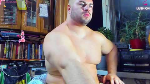 Snapshot of muscularjohnforu chatting on 01-05-25, 05:20 click icon for peach online show from 01-05-25, 05:20