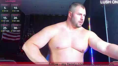 Snapshot of muscularjohnforu chatting on 01-30-25, 07:04 click icon for peach online show from 01-30-25, 07:04