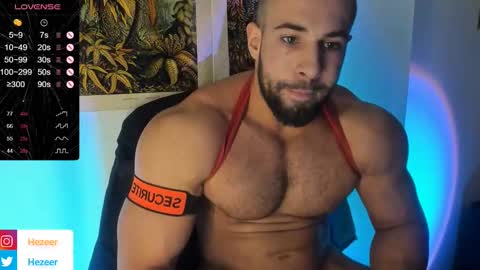 Snapshot of musculusx chatting on 12-28-24, 04:09 Musculus online show from 12-28-24, 04:09