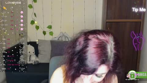 Snapshot of muse_kitty_jenia chatting on 02-01-25, 02:05 Jenya online show from 02-01-25, 02:05