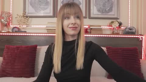 Luna  online show from 03-28-26, 06:40