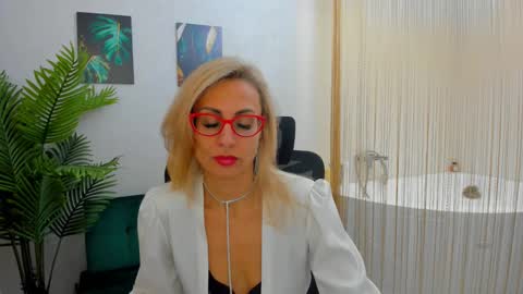 Diana online show from 02-13-25, 10:44