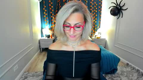 Diana online show from 10-17-25, 12:19