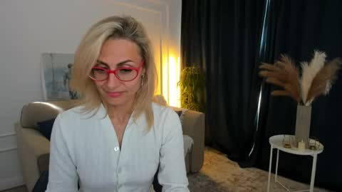 Diana online show from 06-03-26, 02:33