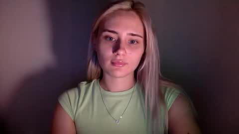 Snapshot of musescorner chatting on 11-11-25, 04:40 musescorner online show from 11-11-25, 04:40