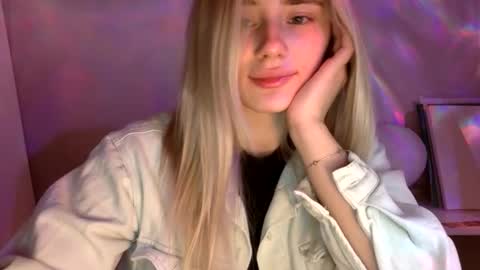 Snapshot of musescorner chatting on 05-14-26, 09:21 musescorner online show from 05-14-26, 09:21