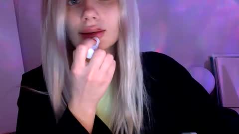 Snapshot of musescorner chatting on 05-24-26, 04:45 musescorner online show from 05-24-26, 04:45