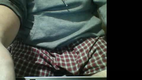 Snapshot of muzicdaddy4200 chatting on 02-16-26, 05:14 SubDaddy420 online show from 02-16-26, 05:14