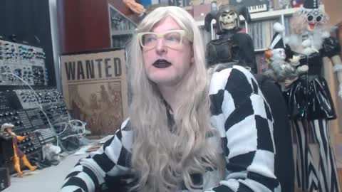 Snapshot of muziknerd chatting on 01-02-25, 09:50 Muziknerd online show from 01-02-25, 09:50