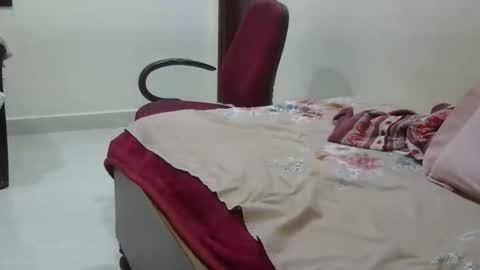 Snapshot of mvhy007 chatting on 10-07-25, 06:16 john online show from 10-07-25, 06:16