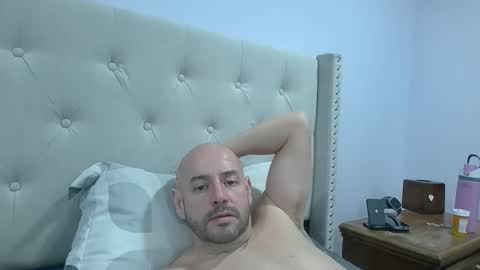 Snapshot of mworlton9 chatting on 04-05-26, 02:53 Maximus online show from 04-05-26, 02:53