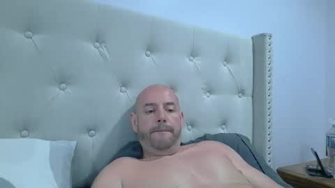 Snapshot of mworlton9 chatting on 04-12-26, 05:29 Maximus online show from 04-12-26, 05:29