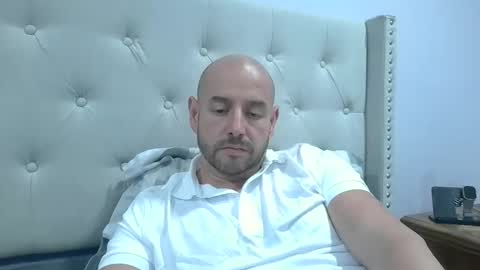 Snapshot of mworlton9 chatting on 04-23-26, 03:58 Maximus online show from 04-23-26, 03:58