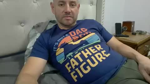 Snapshot of mworlton9 chatting on 05-05-26, 02:08 Maximus online show from 05-05-26, 02:08