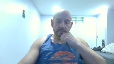Snapshot of mworlton9 chatting on 05-18-26, 04:13 Maximus online show from 05-18-26, 04:13