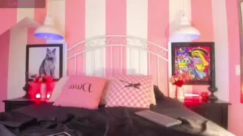 Snapshot of mxli_divine_ chatting on 06-17-26, 03:13 mxli_divine_ online show from 06-17-26, 03:13