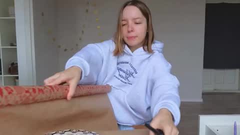  MIA  I will be here Monday Wednesday Thursday Saturday online show from 12-04-25, 09:07