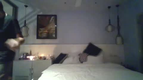 mama online show from 11-14-25, 01:26