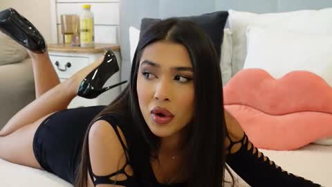 Snapshot of myamuse chatting on 10-20-25, 09:54 MyaMuse online show from 10-20-25, 09:54