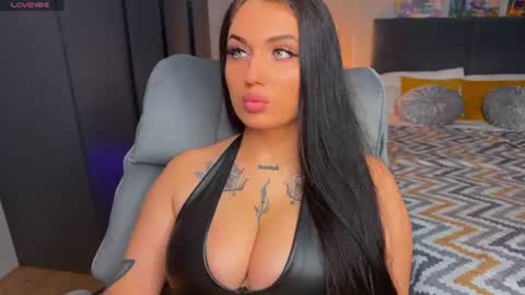 Snapshot of mygoddesshecate chatting on 07-07-26, 01:37 Hecate online show from 07-07-26, 01:37