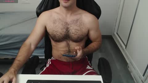 Snapshot of myhairymacho chatting on 07-05-26, 08:05 Juan OF myhairymacho online show from 07-05-26, 08:05