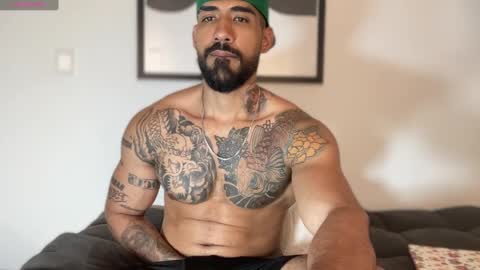 Snapshot of myke_esthetic chatting on 12-05-24, 02:42 Myke esthetic online show from 12-05-24, 02:42