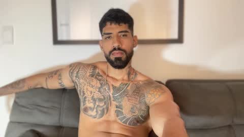 Snapshot of myke_esthetic chatting on 12-08-24, 02:18 Myke esthetic online show from 12-08-24, 02:18