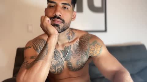 Snapshot of myke_esthetic chatting on 01-03-25, 12:22 Myke esthetic online show from 01-03-25, 12:22