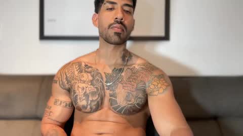 Snapshot of myke_esthetic chatting on 01-11-25, 11:35 Myke esthetic online show from 01-11-25, 11:35