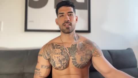 Snapshot of myke_esthetic chatting on 01-16-25, 10:34 Myke esthetic online show from 01-16-25, 10:34