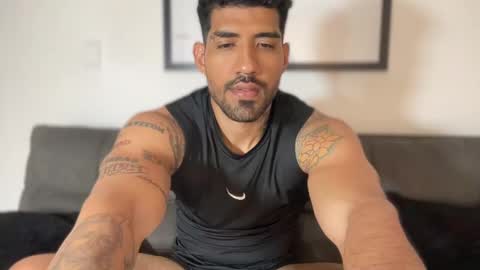 Snapshot of myke_esthetic chatting on 01-24-25, 03:22 Myke esthetic online show from 01-24-25, 03:22