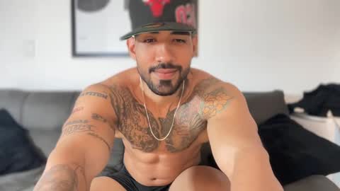 Snapshot of myke_esthetic chatting on 02-22-25, 04:07 Myke esthetic online show from 02-22-25, 04:07