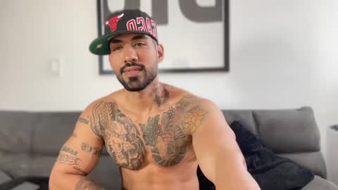 Snapshot of myke_esthetic chatting on 02-26-25, 10:31 Myke esthetic online show from 02-26-25, 10:31