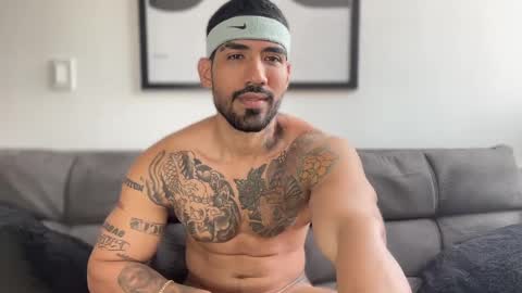 Snapshot of myke_esthetic chatting on 02-27-25, 06:53 Myke esthetic online show from 02-27-25, 06:53