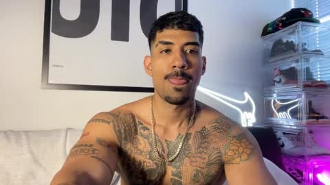 Snapshot of myke_esthetic chatting on 09-21-25, 09:27 Myke esthetic online show from 09-21-25, 09:27