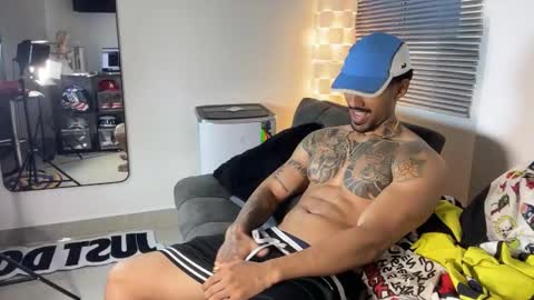 Myke esthetic online show from 11-29-25, 10:46