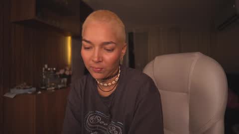 Snapshot of mykinkybunny chatting on 02-15-25, 12:37 jacke BUNNY online show from 02-15-25, 12:37