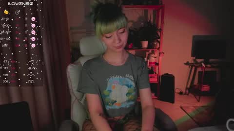 MylaFlores online show from 03-31-26, 01:51