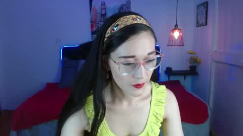 Snapshot of mylu_xx chatting on 05-01-26, 01:37 MYLU online show from 05-01-26, 01:37