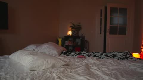 Snapshot of mynaughtynights chatting on 04-25-26, 01:41 Sima online show from 04-25-26, 01:41