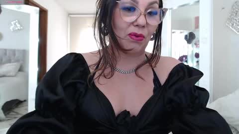 Myrna Sessions online show from 05-14-26, 04:25