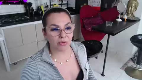 Snapshot of myrnasexxx chatting on 06-26-26, 06:45 Myrna Sessions online show from 06-26-26, 06:45