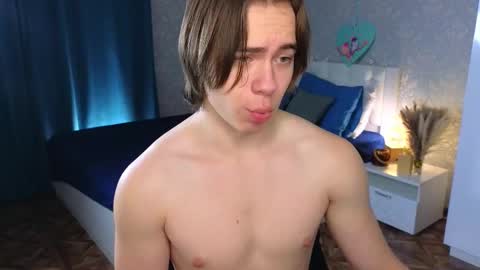 Snapshot of myshkek chatting on 02-21-25, 12:05 Mickey online show from 02-21-25, 12:05