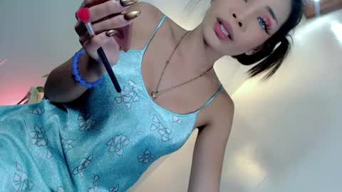 Olivia online show from 06-17-26, 02:25