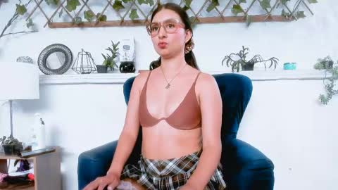 Snapshot of mystery_couple0 chatting on 05-12-26, 07:00 Mystery couple online show from 05-12-26, 07:00